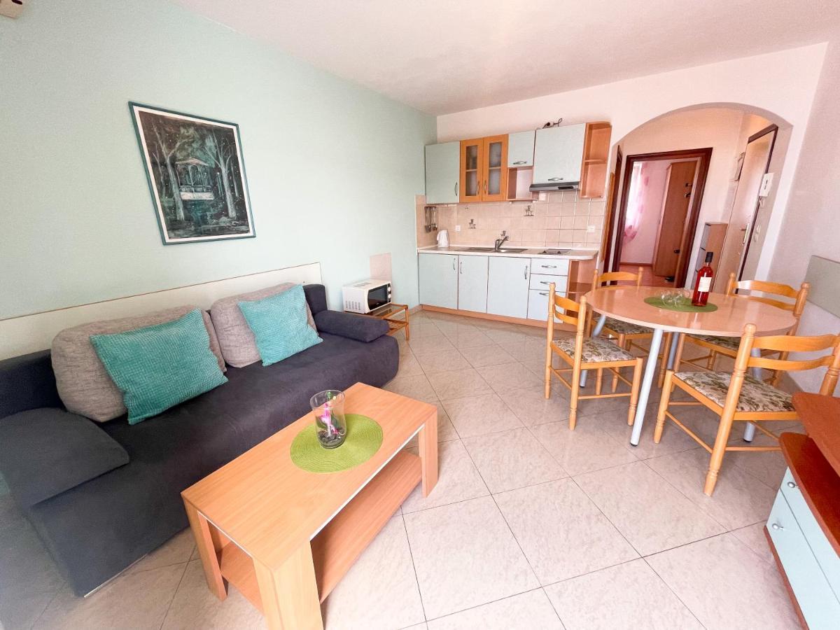 Apartmani Toni Dramalj Exterior photo