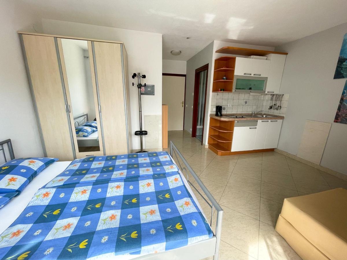Apartmani Toni Dramalj Exterior photo